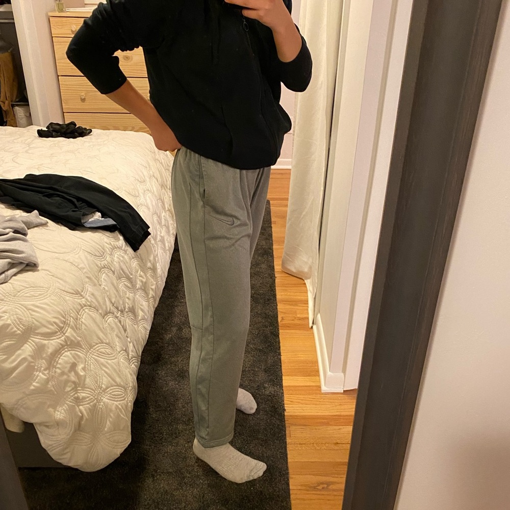 Nike Therma Fit Women’s Sweatpants